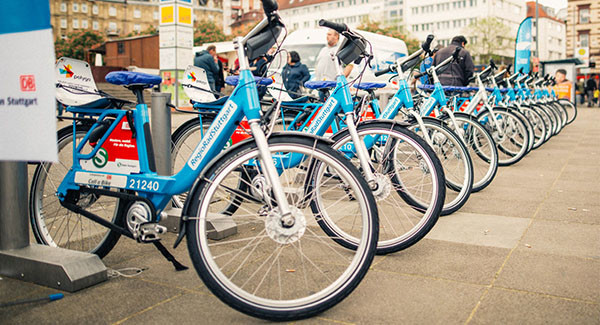 Viele Fahrräder an einer RegioRad Station