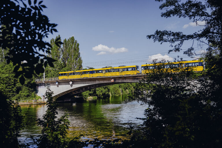 Stadtbahn auf Cannstatter Brücke